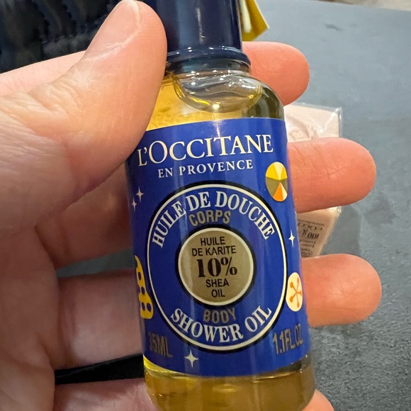 NEW L’OCCITANE TRAVEL SET - Picture 3 of 5